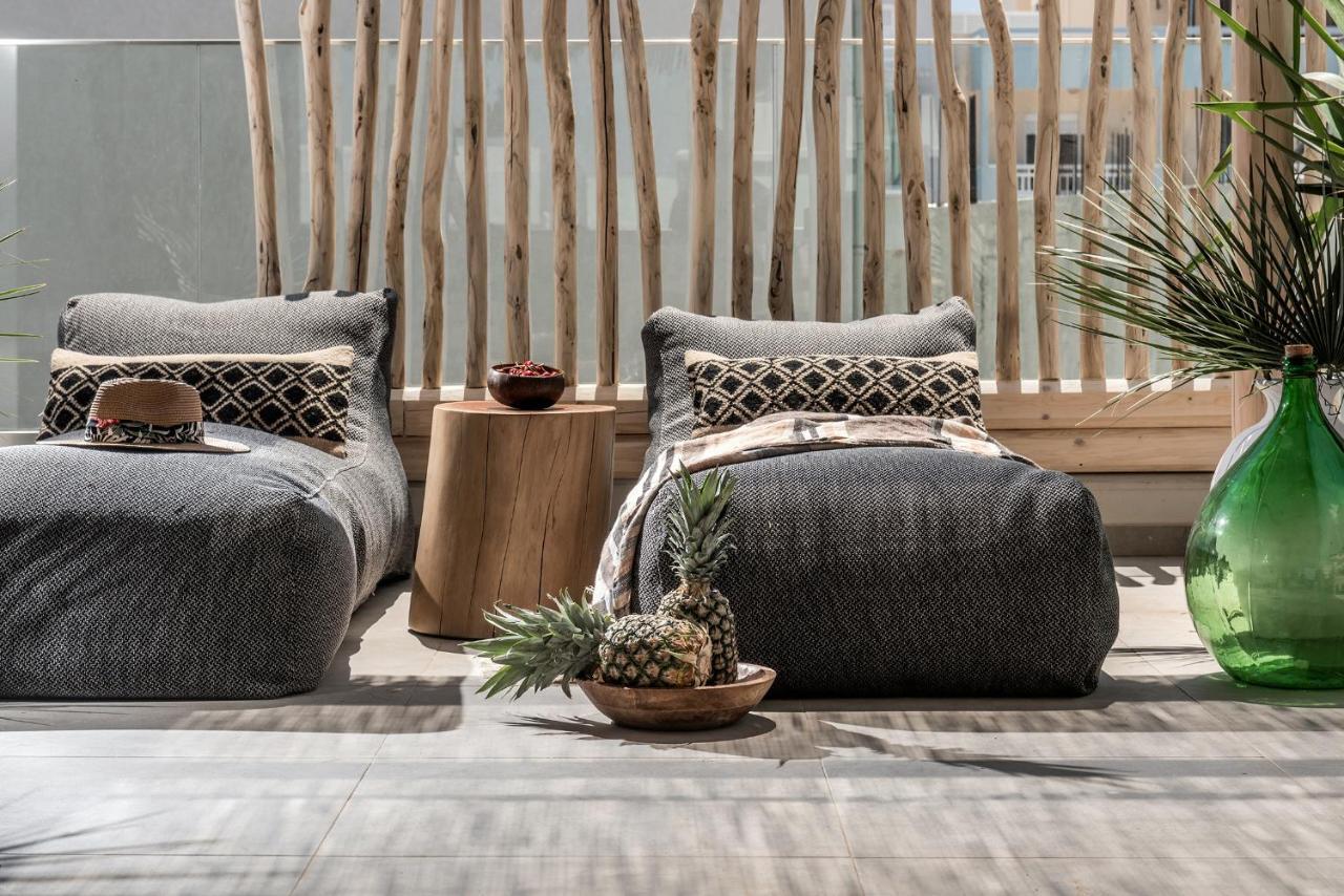 Khroma Luxury Suite 2 Beach Front Apartment Herszonisszosz Kültér fotó