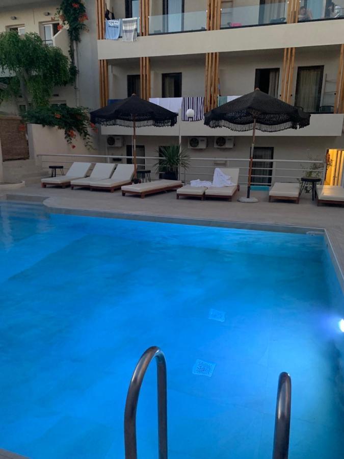 Khroma Luxury Suite 2 Beach Front Apartment Herszonisszosz Kültér fotó