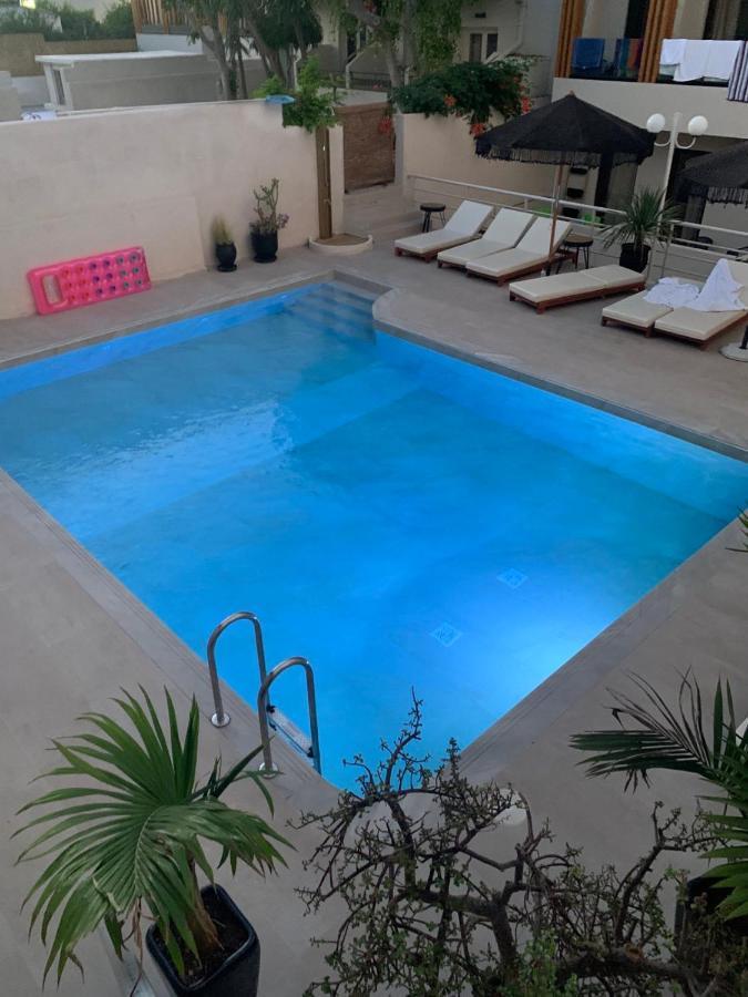 Khroma Luxury Suite 2 Beach Front Apartment Herszonisszosz Kültér fotó